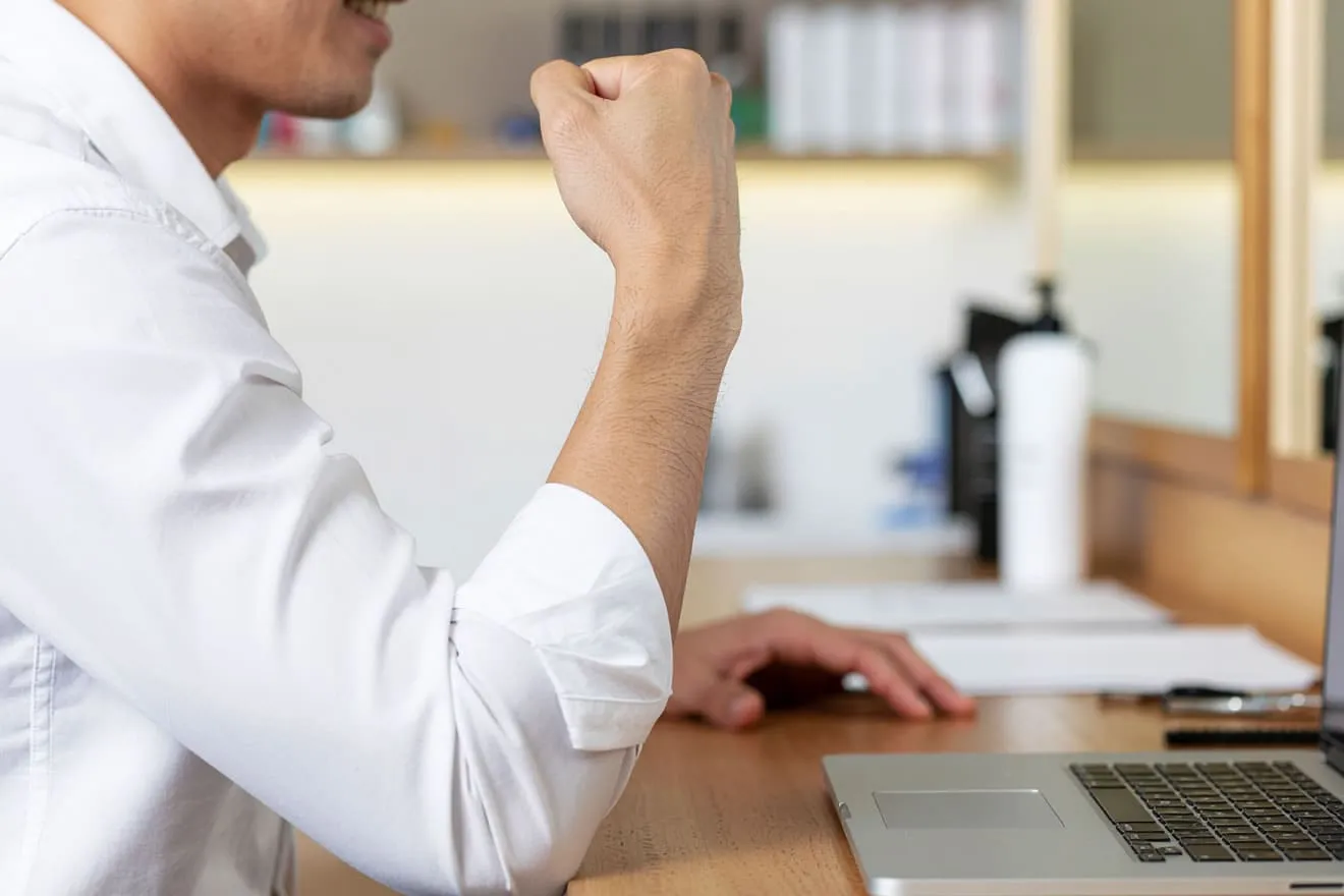 テーマをアップロードして完了