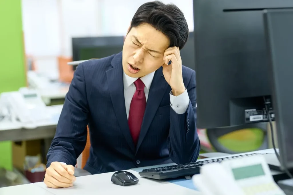 失敗してショックを受けるビジネスマン